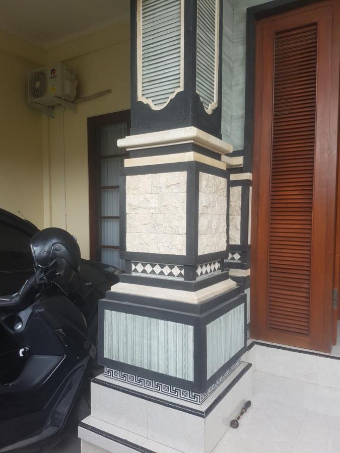 Yogi Homestay Canggu  Exterior photo
